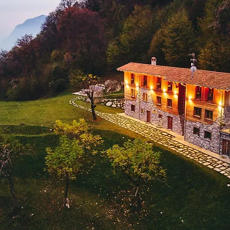 Chalet Treeb